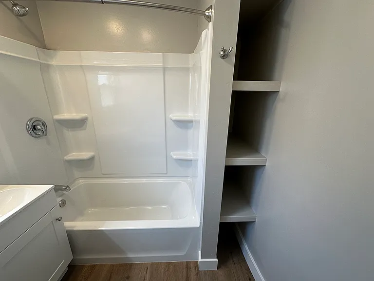 4384 Swift Ave — Photo 8