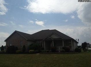 4250 Cotton Candy Dr, New Middletown, OH 44442