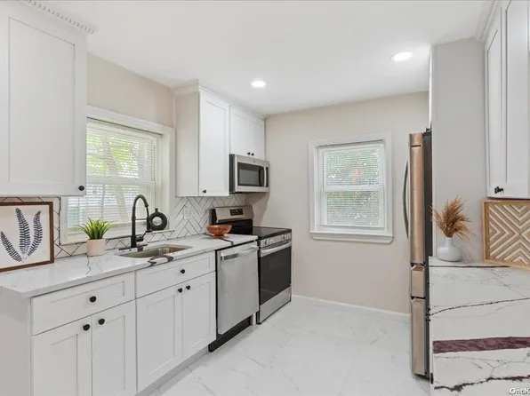 601 Pinto Street, Babylon, NY 11702