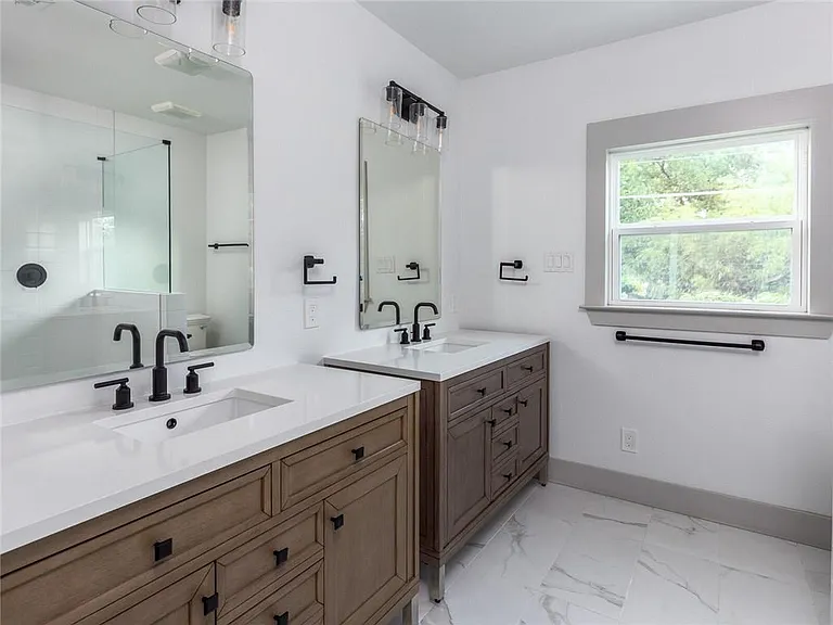 4612 Caswell Ave #B — Photo 25
