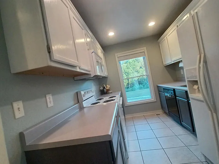 8108 NW 77th Ct — Photo 9