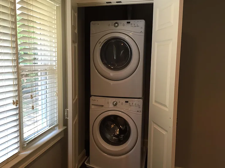 889 Scott Cir — Photo 10