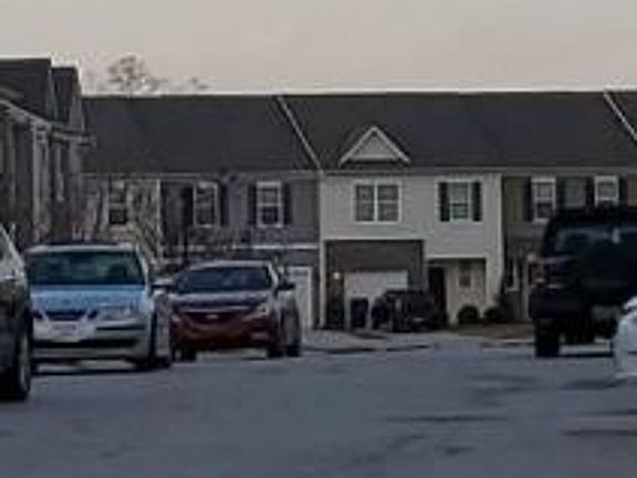 Exterior Neighborhood (street photo)