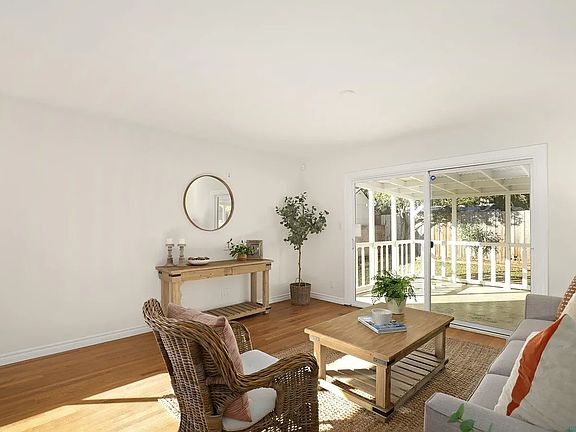 3rd image of 8842 Geraldine Ave