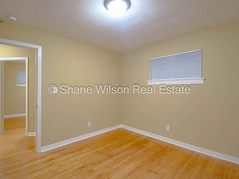 804 Henderson Ave — Photo 5