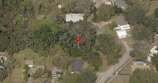 2nd image of N Oklawaha Ave