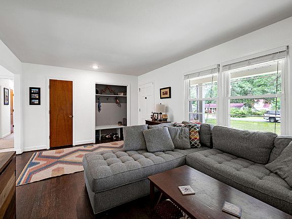 5th image of 4824 Stafford Dr
