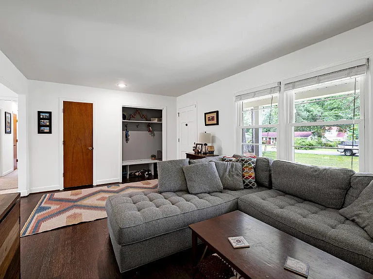 4824 Stafford Dr — Photo 5