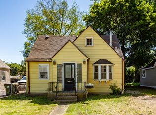 313 Highmoor Dr, Round Lake Park, IL 60073