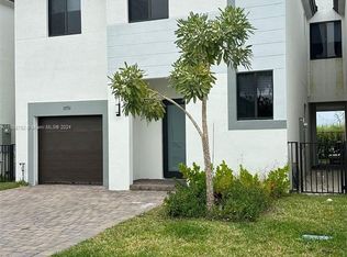 15731 SW 136th Ter, Miami, FL 33196