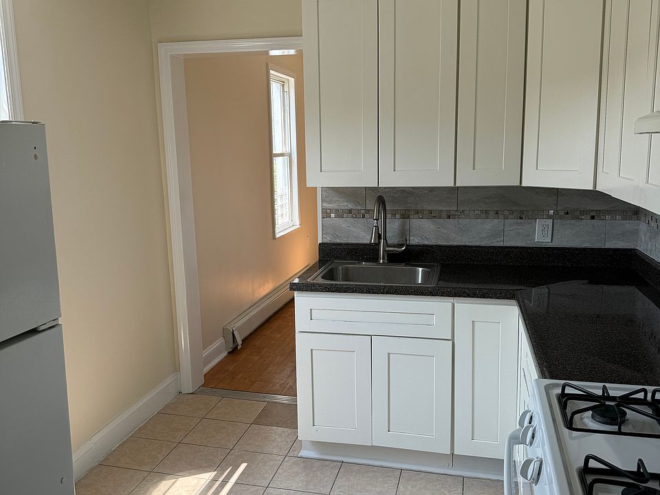 1st image of 388 Prescott St #3F
