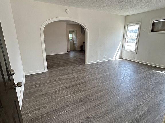 5th image of 335 HERMITAGE CT