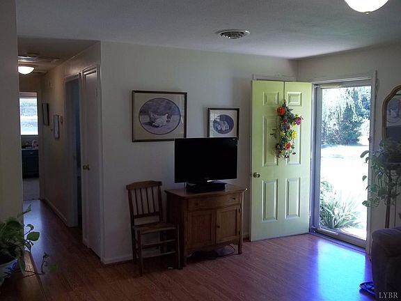 4th image of 222 Plantation Dr