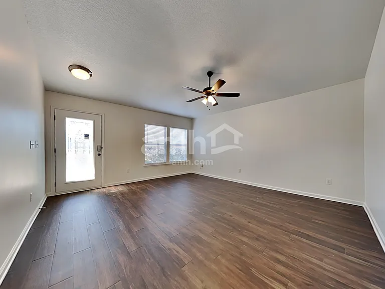1236 Nochaway Dr — Photo 7