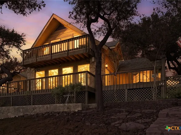 1072 Summit Blf, Canyon Lake, TX 78133