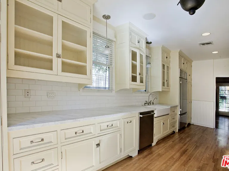 251 S Citrus Ave — Photo 4