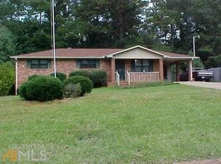 140 S Meadowcliff Cir, Carrollton, GA 30116