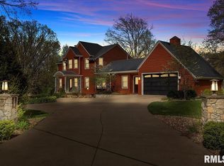 1 Hillcrest Rd, Leland Grove, IL 62704