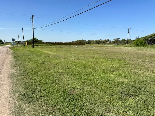 16-17 Golfview Dr, Normangee, TX 77871