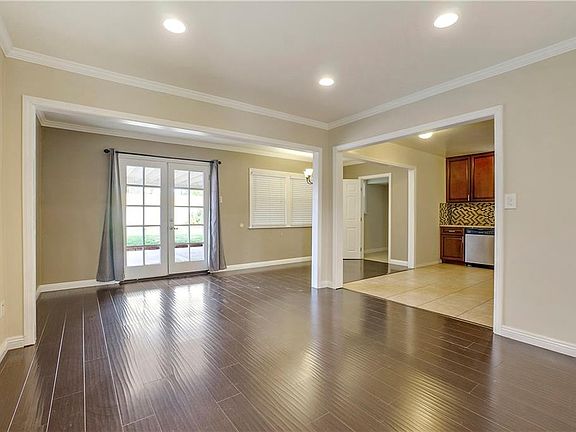 4th image of 17451 Covello St