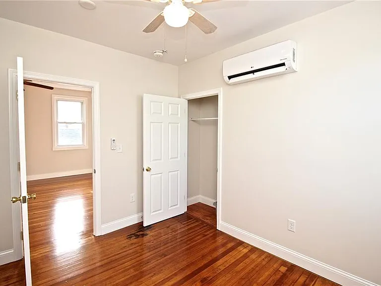 668 Thames St #2 — Photo 31