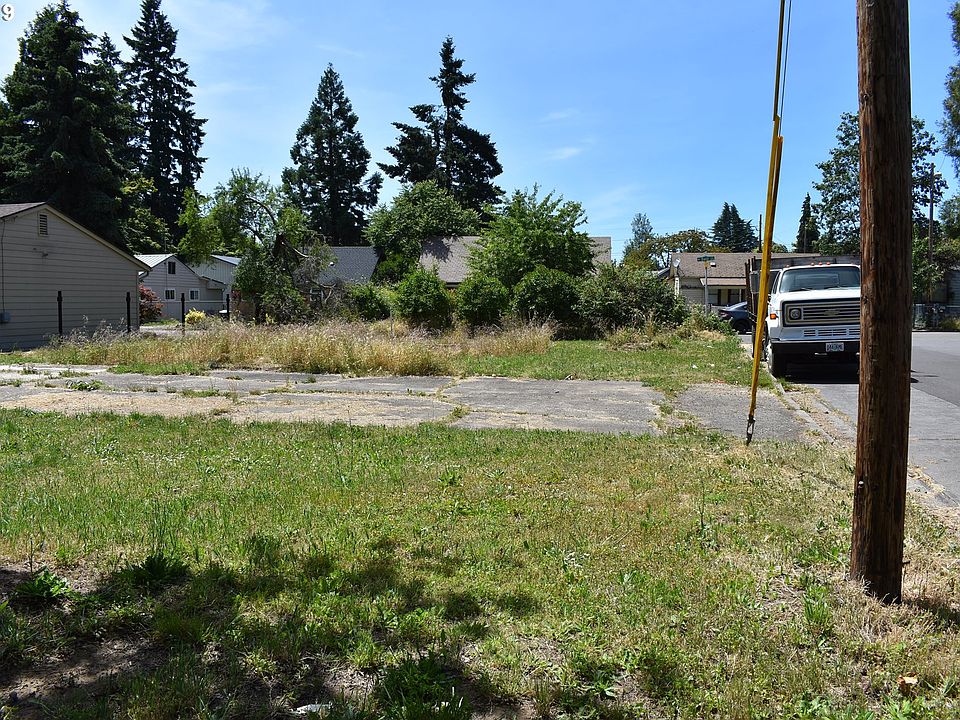 2nd image of 1275 W Rosemond Ave