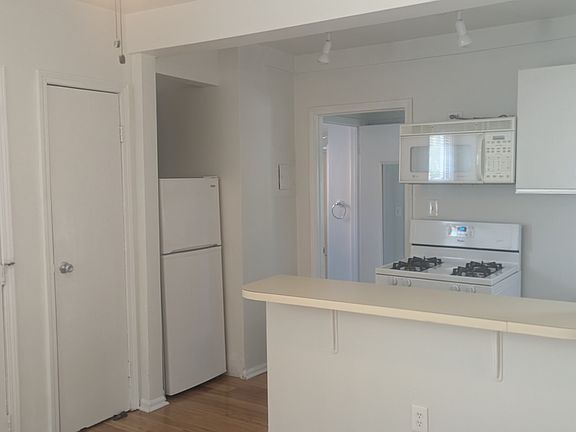 2nd image of 624 E Eleven Mile Rd APT 6