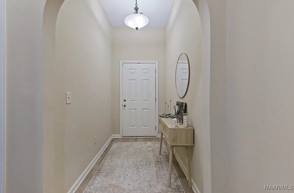 3 bed, 1448 sqft, $1,900 — Photo 2