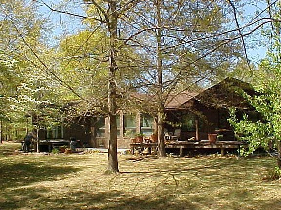 3rd image of 551 White Oak Cir