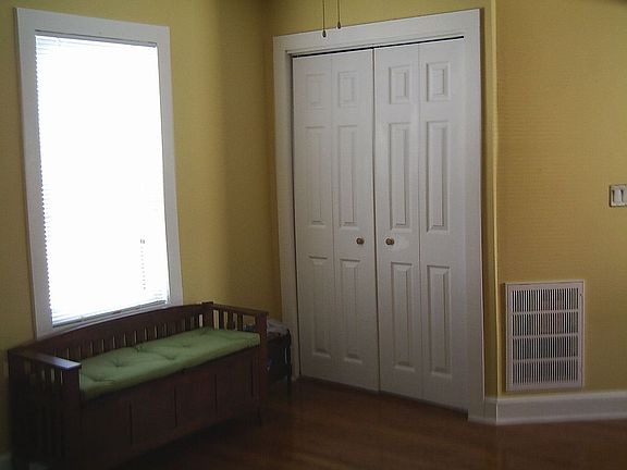 4th image of 69 Essex St #1