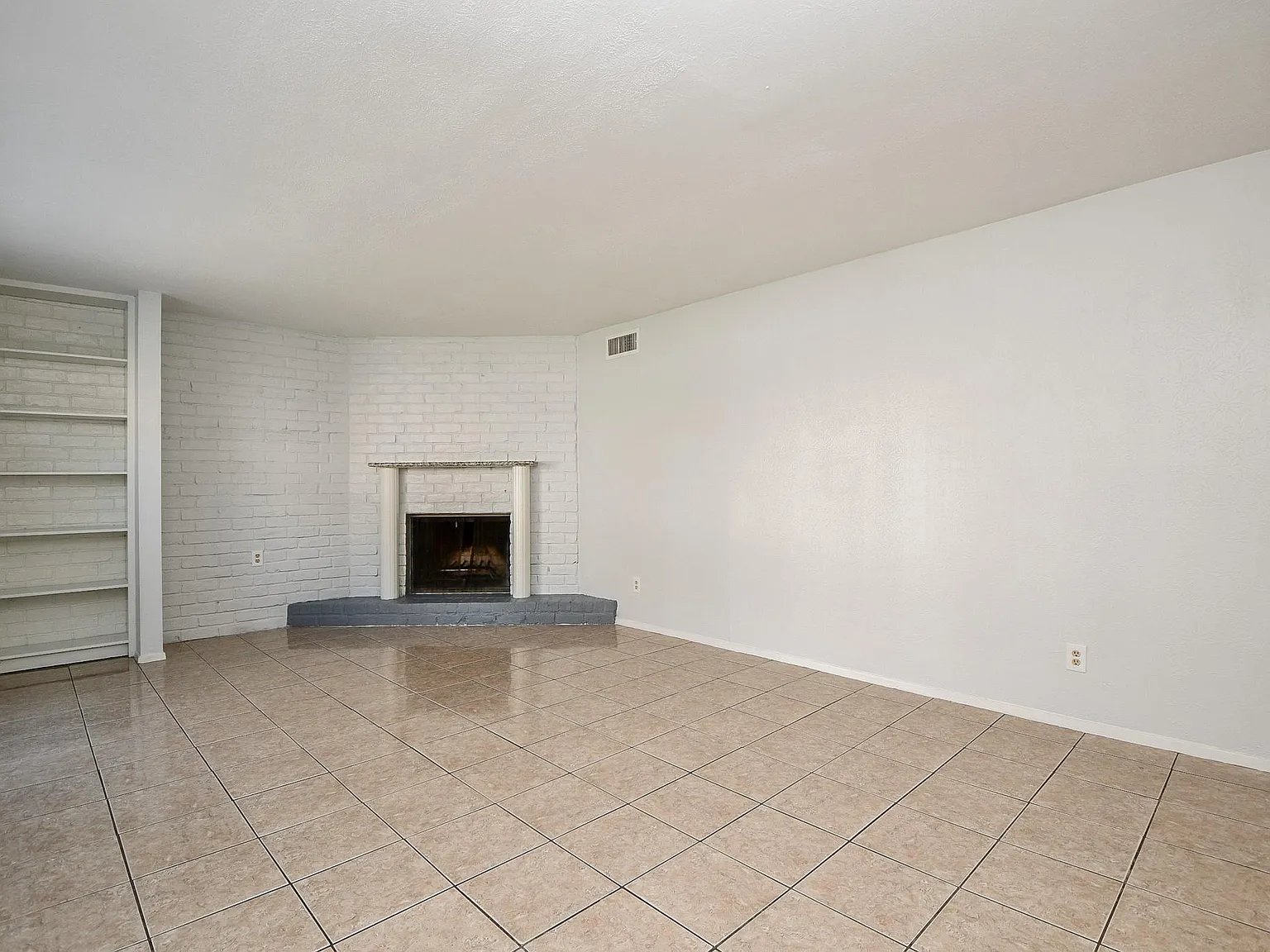 3 bed, 2.5 bath, 1500 sqft, $1,600 — Photo 4