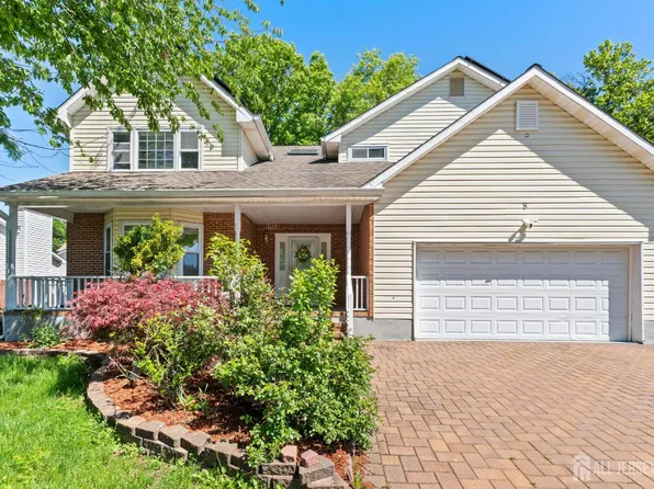 8 Danny Ct, North Brunswick, NJ 08902