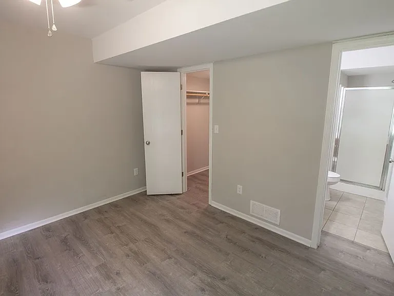 1413 Greensboro Dr — Photo 10