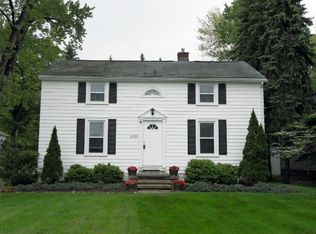 32760 Pettibone Rd, Solon, OH 44139