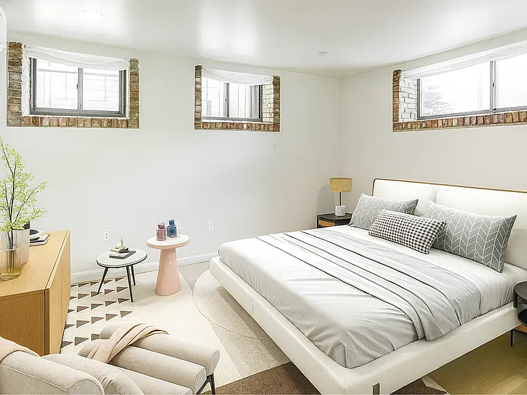 288 Ainslie St #B — Photo 4