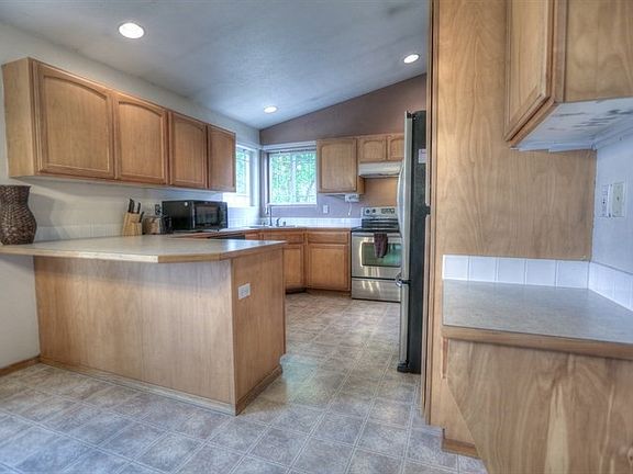 5th image of 3007 E 34th Ave