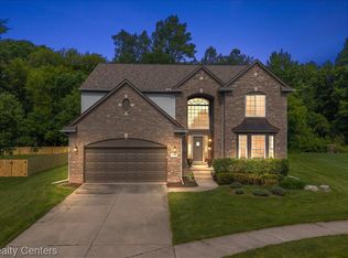 9780 David Ln, White Lake, MI 48386