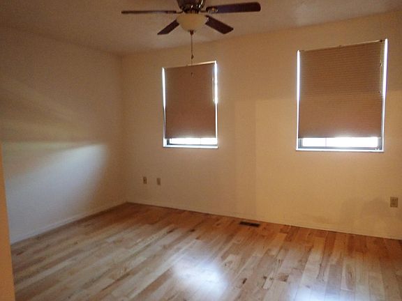 4th image of 303 Kendall Ln