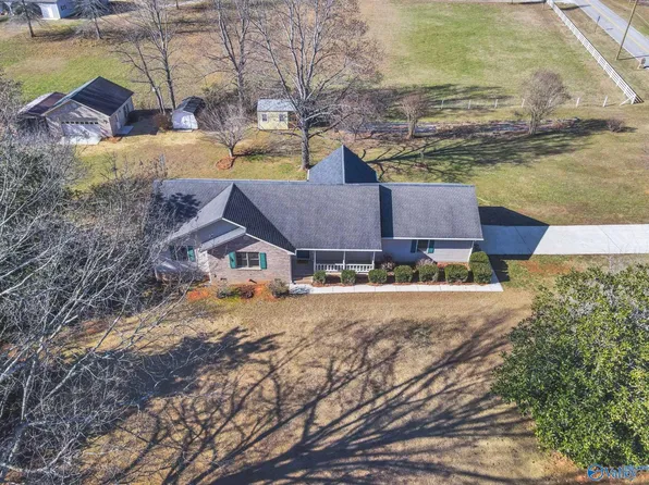 458 Mulberry Rd, Hazel Green, AL 35750