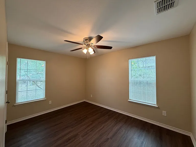 1618 Birch Pl — Photo 16
