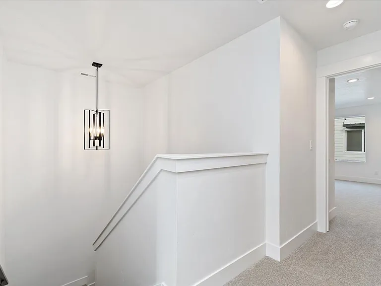 736 S Calhoun Ln — Photo 15