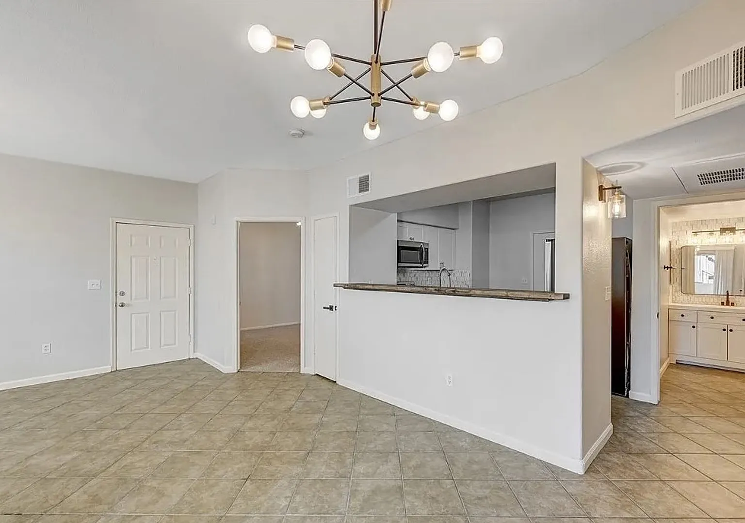 Modern 2-Bedroom Condo in Gated Southwest Las Vegas Community! — Photo 4