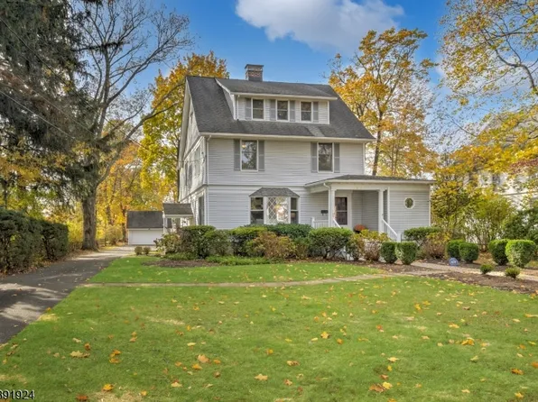 44 Glenbrook Rd, Morris Plains Boro, NJ 07950