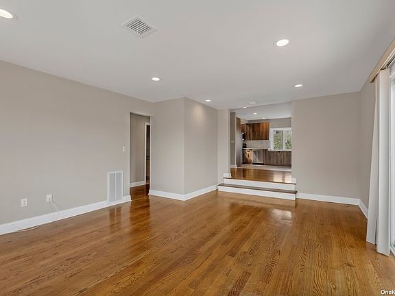 3rd image of 401 Guy Lombardo Ave