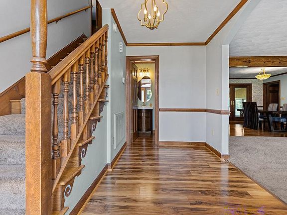 3rd image of 131 Bobwhite Ln