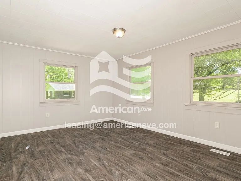 332807_009_bedroom_9.jpg