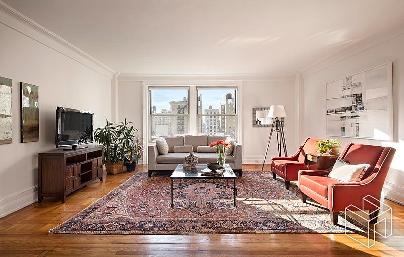 1st image of 2460 Broadway #81