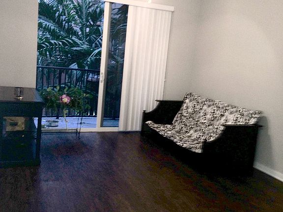 2nd image of 620 NE 4th Ave APT 4