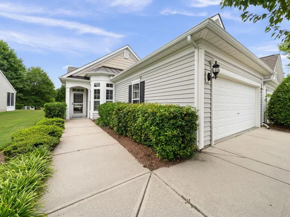 801 Burnaby Ct, Cary, NC 27519