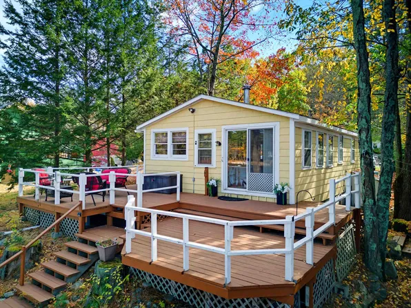 13 Governors Drive, Raymond, NH 03077